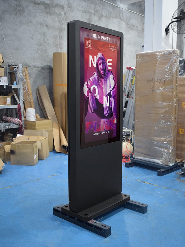 How to Optimize Digital Signage for Mobile Viewing