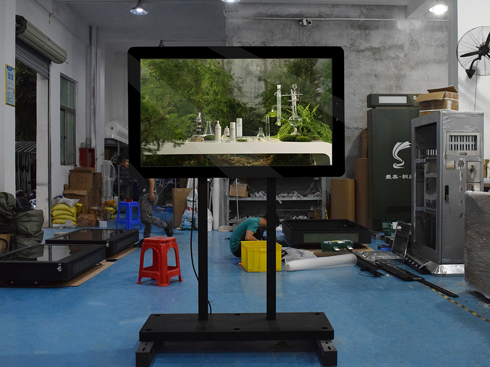 The Benefits of Integrating Indoor Digital Signage with Mobile Devices